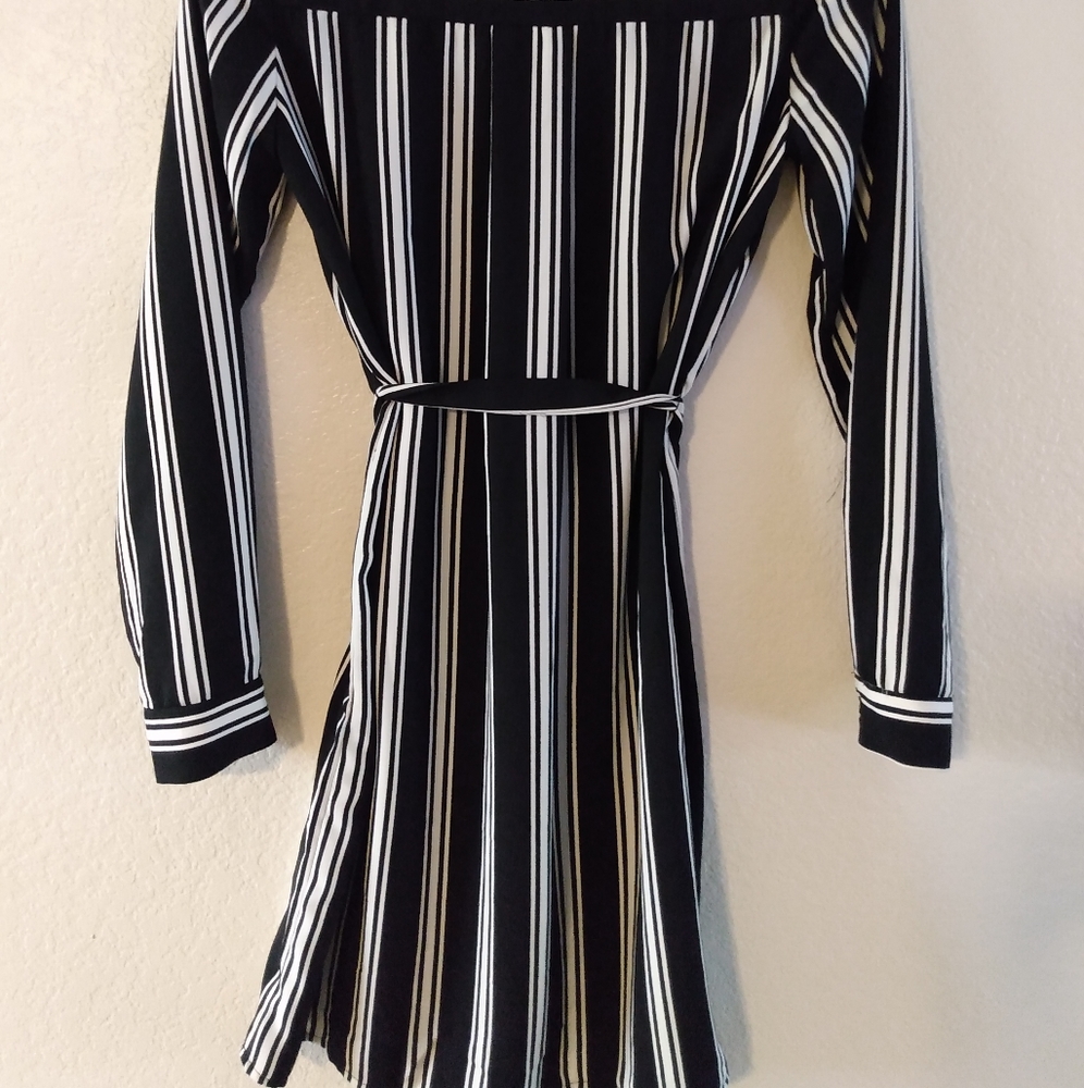 Dress - Picture 2 of 5